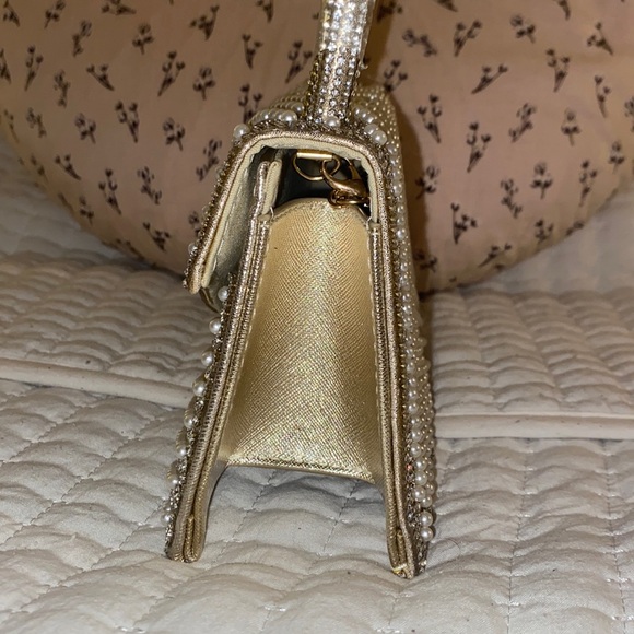 NWT Francesca’s Pearl & Rhinestone Embellished Gold Formal Purse - Picture 8 of 12